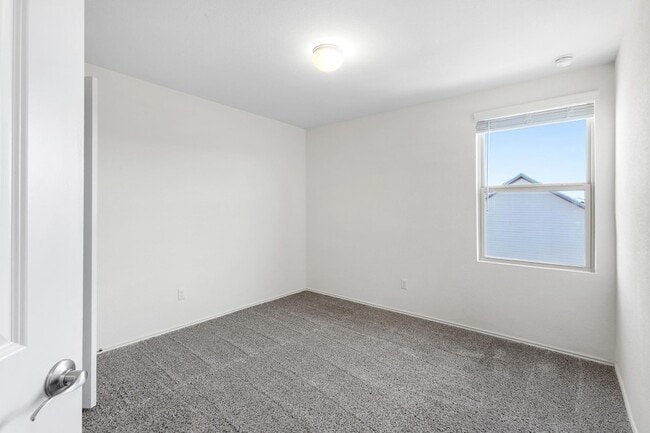 Building Photo - 189 Andross Ln