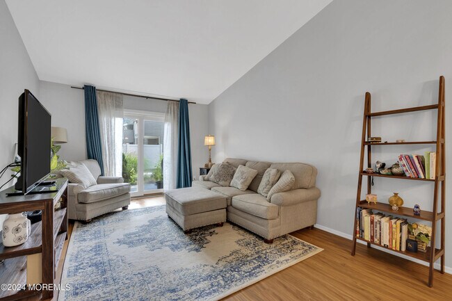 Building Photo - 8 Fern Ct