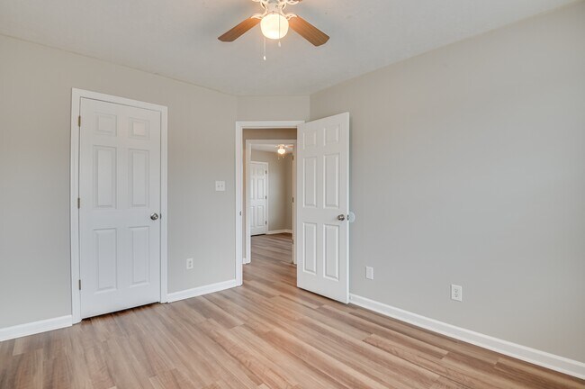 Building Photo - 7640 Pleasantville Way
