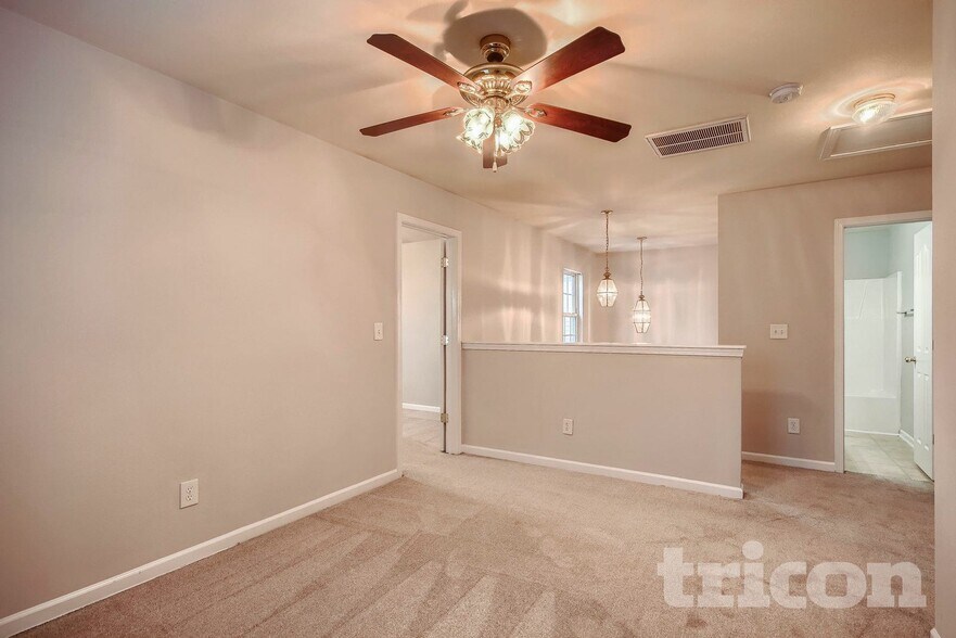 Building Photo - 8330 Wallace Glen Dr