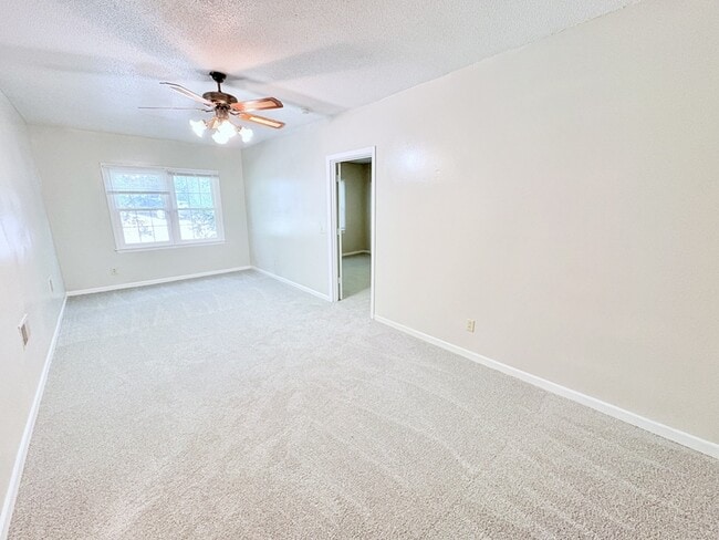 Building Photo - 114 Lynwood Ct