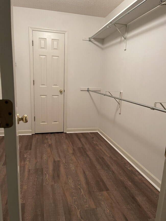 Building Photo - 163 Bent Tree Dr