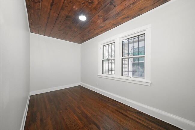 Bedroom 1 - 3324 W Warner Ave