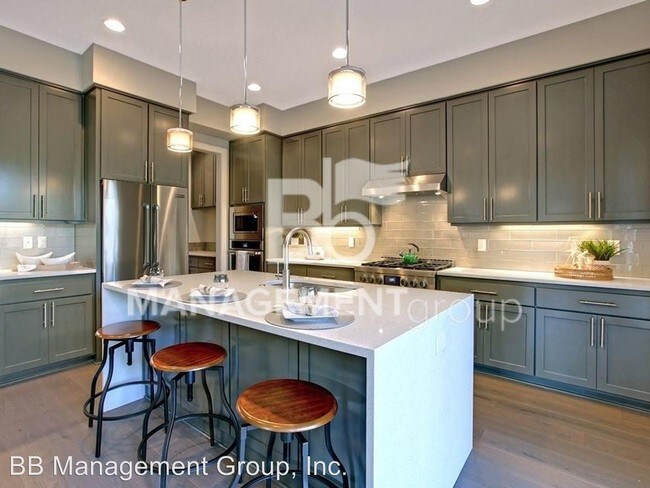 Building Photo - 3 br, 2.5 bath House - 10805 NW Cornell Rd