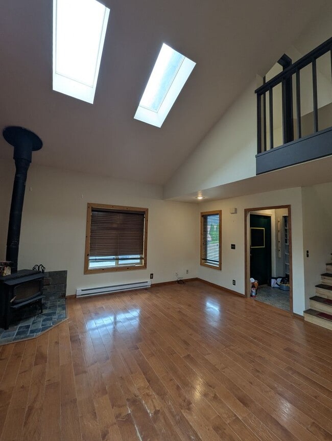 Building Photo - 8496 Thunder Mountain Rd