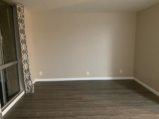 Building Photo - 6202 Friars Rd