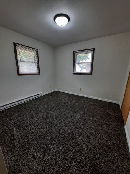 Building Photo - 3135 Runway Ave