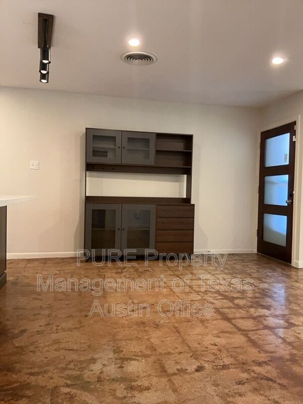 Building Photo - 1301 Clearfield Dr