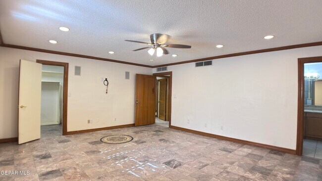 Building Photo - 4719 Frankfort Ave