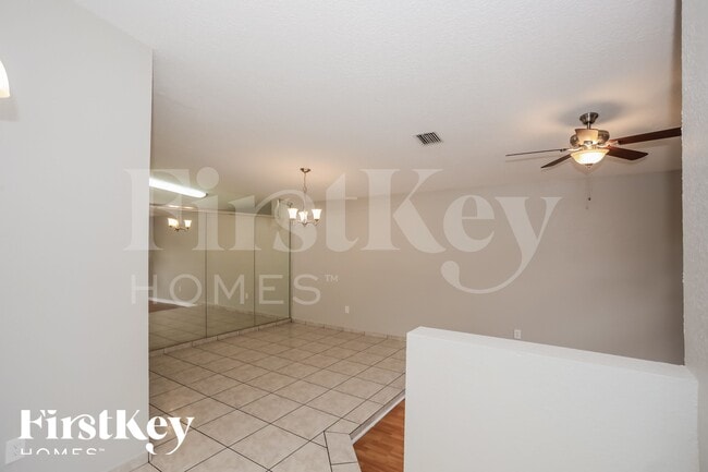 Building Photo - 15565 SW 138th Ave