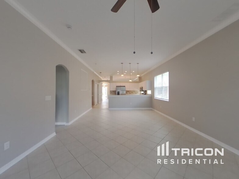 Building Photo - 5423 Braddock Dr
