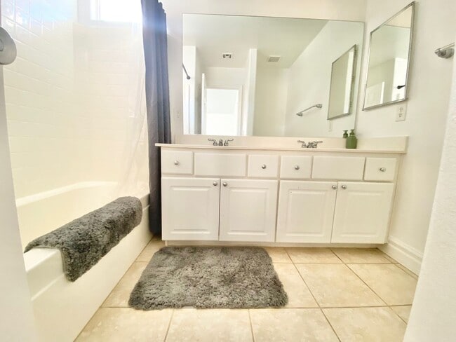 Building Photo - STUNNING 2 STORY HOME IN A GUARD GATED COM...