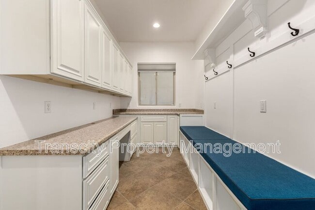 Building Photo - 1636 E Sattoo Way