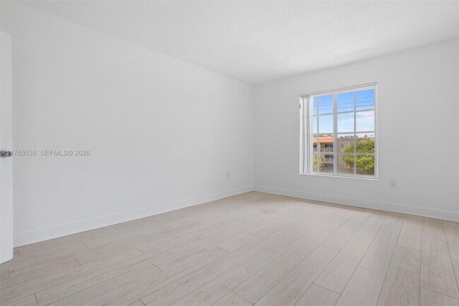 Building Photo - 4920 NW 79th Ave