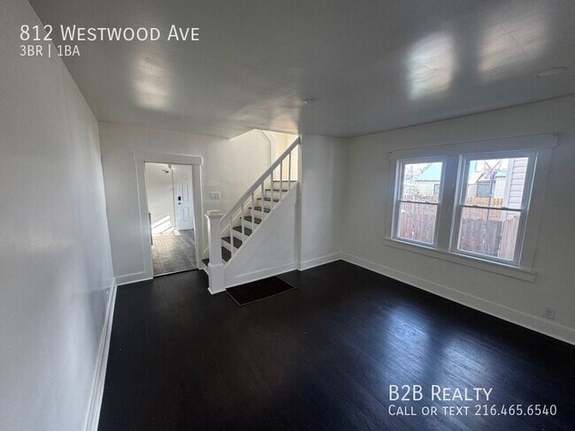 Building Photo - 812 Westwood Ave