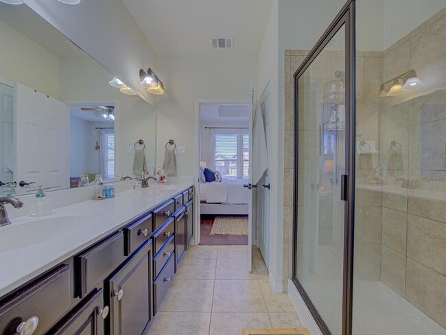 Building Photo - 9928 Aly May Dr