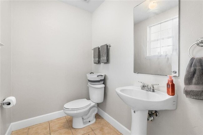 Building Photo - 235 SE 16th Ave