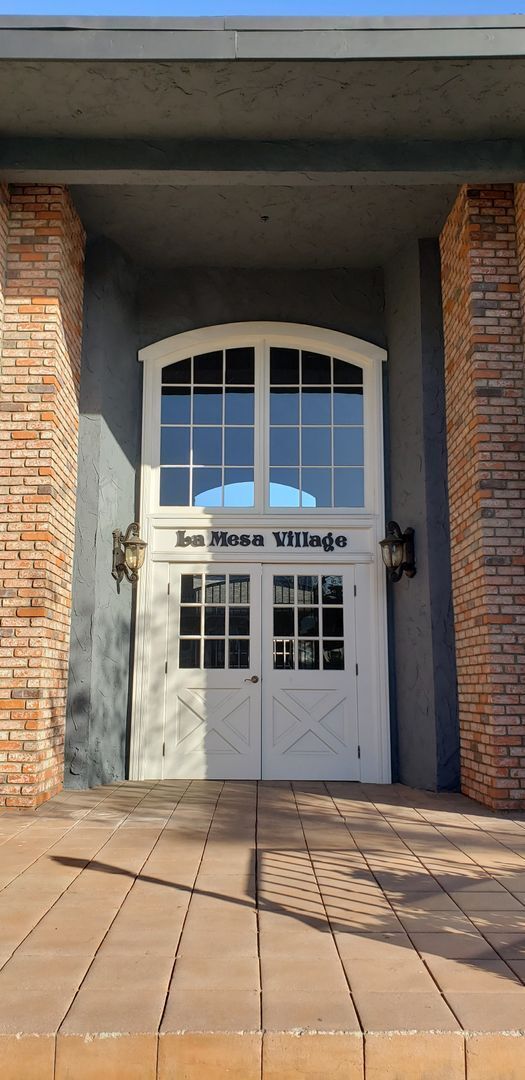 Building Photo - Renovated La Mesa Village 2BR/2BA Condo