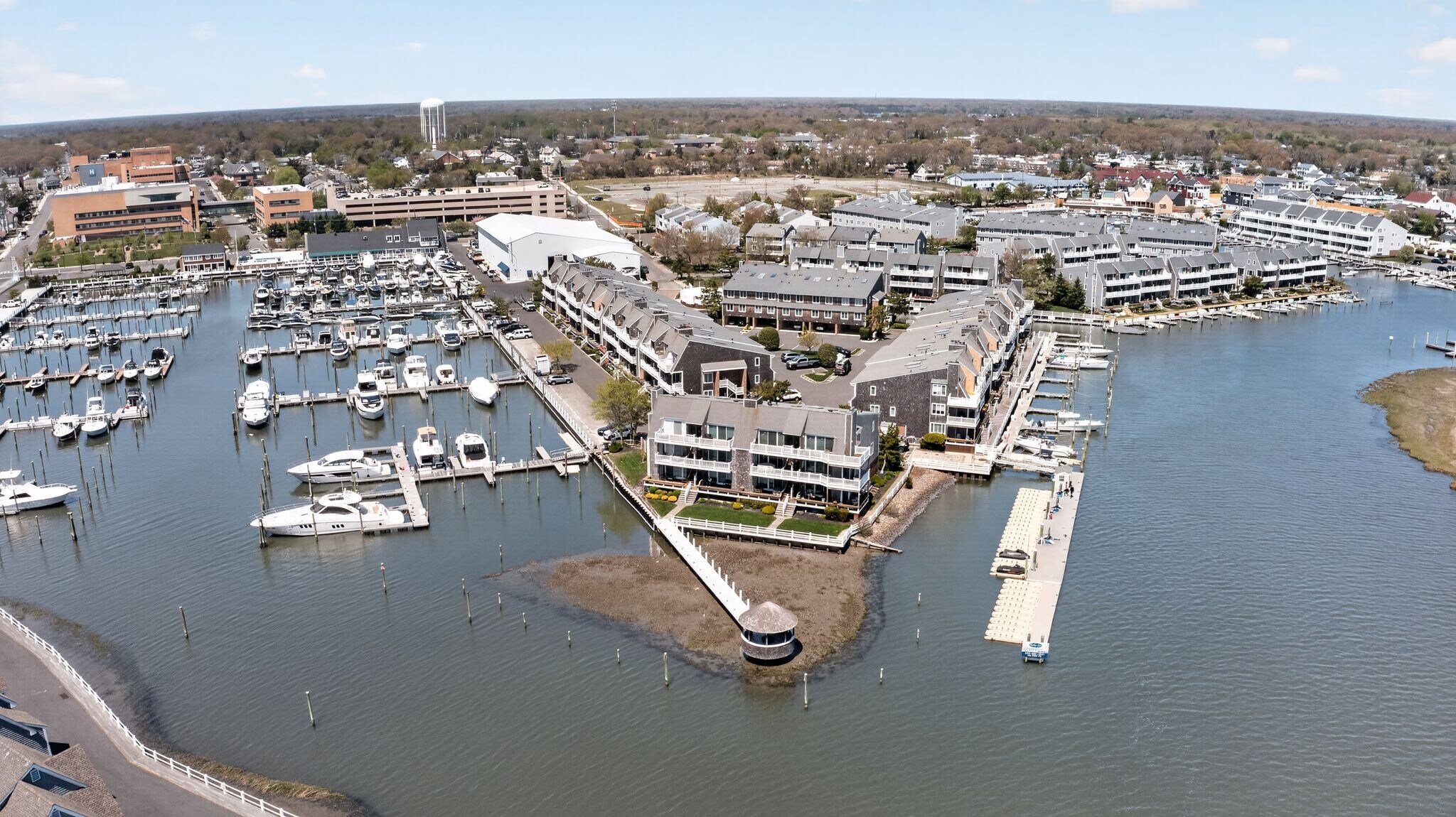 Building Photo - 1401 Harbour Cv S
