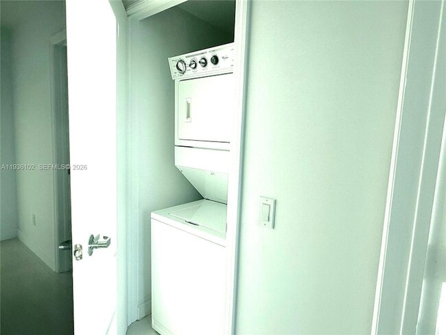 Building Photo - 60 SW 13th St