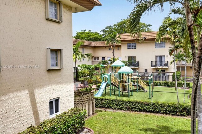 Building Photo - 8550 SW 109th Ave