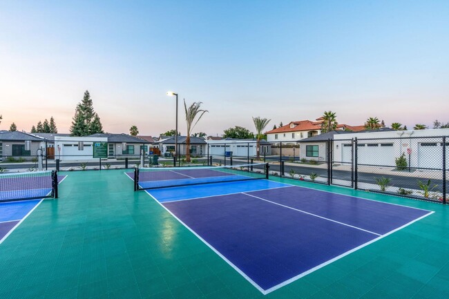 Building Photo - 2806 E Alluvial Ave