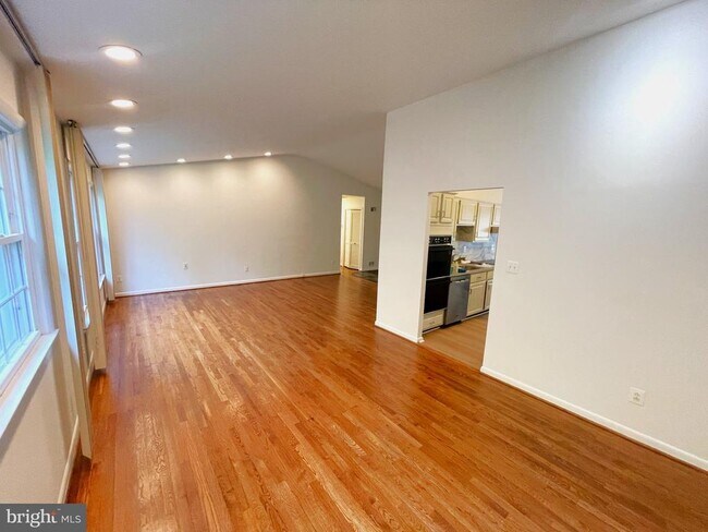 Building Photo - 8410 Buckhannon Dr