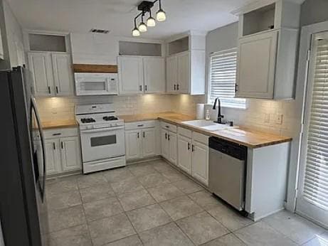 Building Photo - 811 Chiselpoint Cove