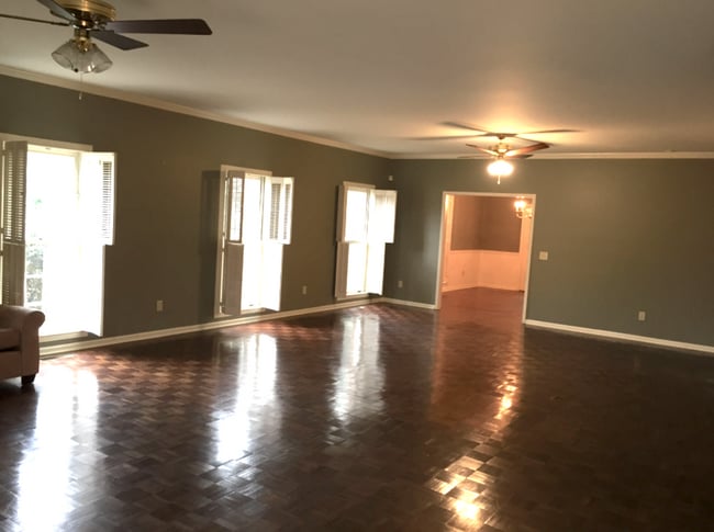 Building Photo - Residential Home on East University Drive!!