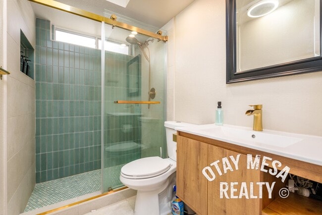 Building Photo - Fully Furnished 2BD/1BA Condo – Ideal for Traveling Professionals