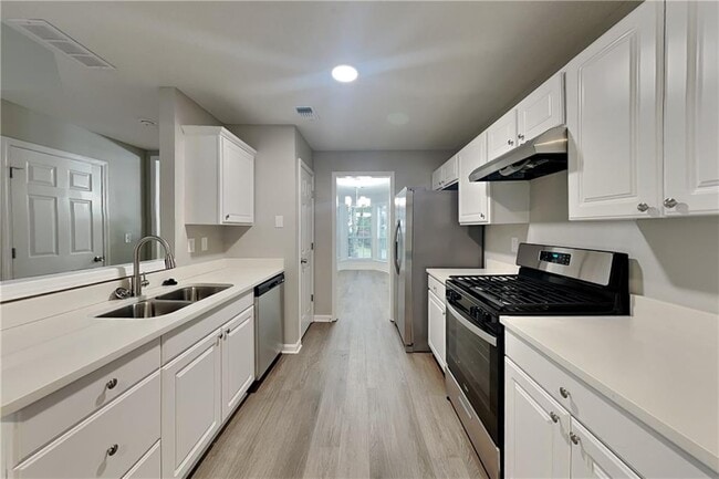 Building Photo - 3206 Claybrooke Dr NE