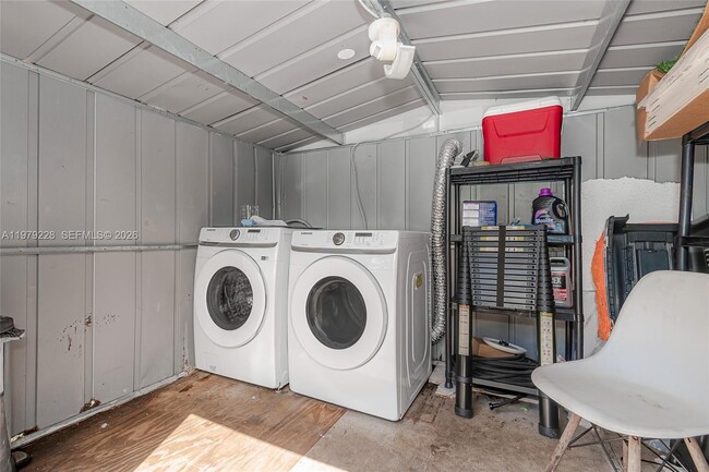 Building Photo - 1914 Dewey St