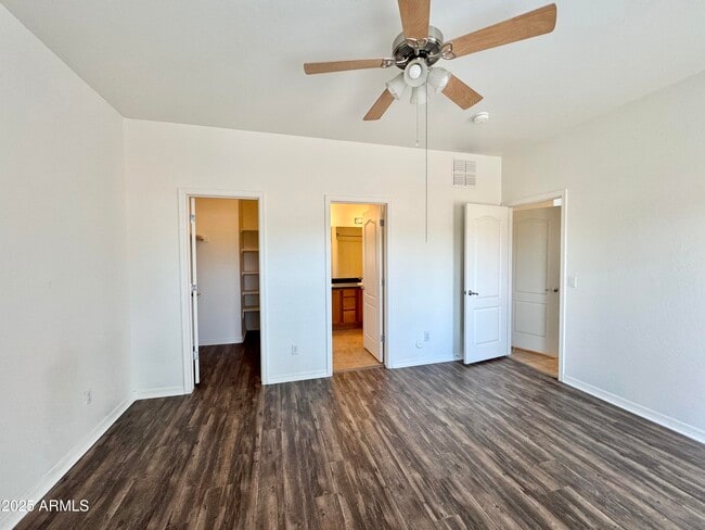 Building Photo - 1838 E Anderson Dr