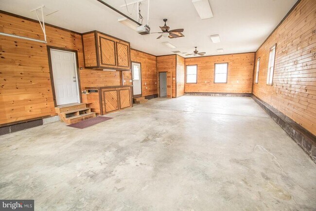 Building Photo - 45132 Hewitt Rd