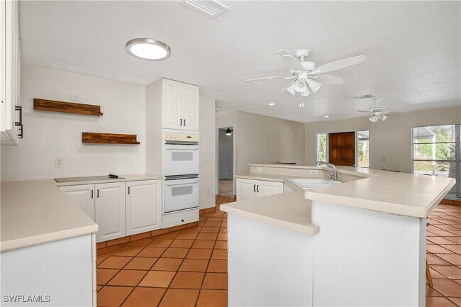 Building Photo - 48 Republic Dr