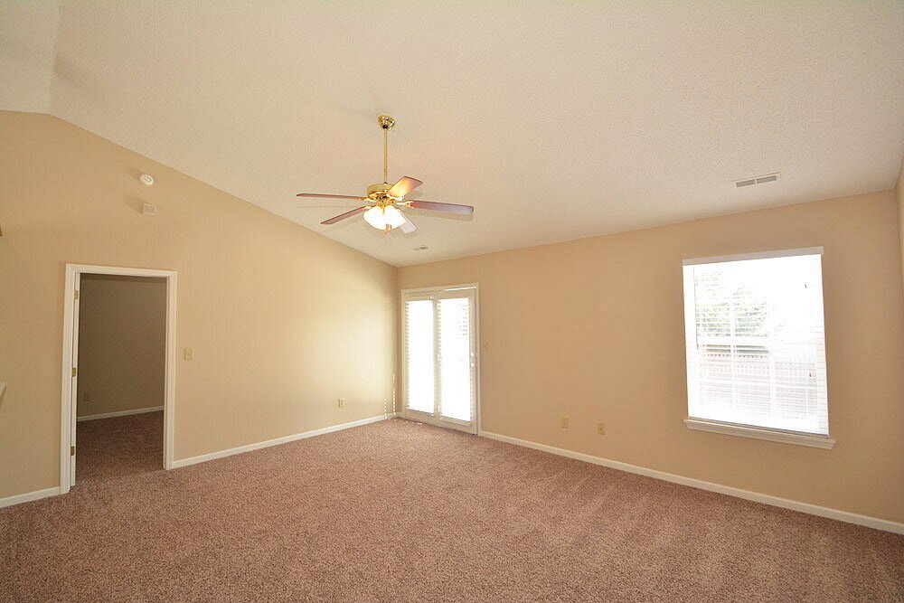 Building Photo - 17373 Austrian Pine Wy