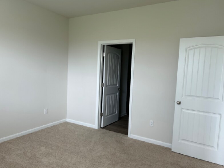 Building Photo - 39123 Sail Away Ln