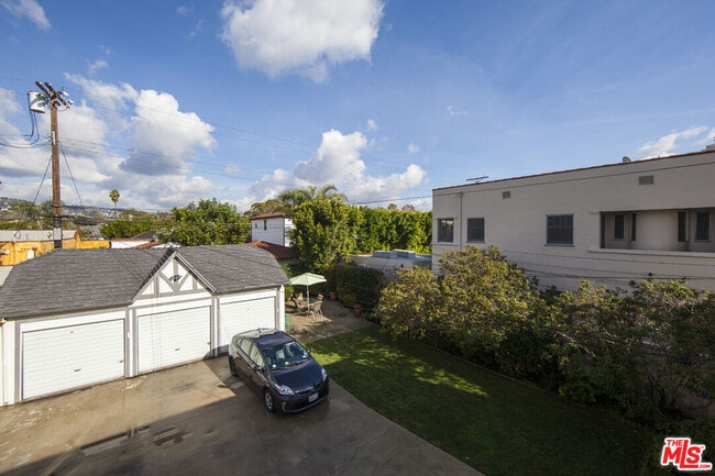 Building Photo - 6627 W 6th St