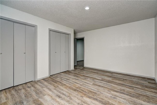 Building Photo - 10125 N Pennsylvania Ave Apt 14-B