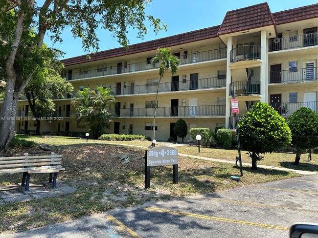 Building Photo - 3360 Spanish Moss Terrace