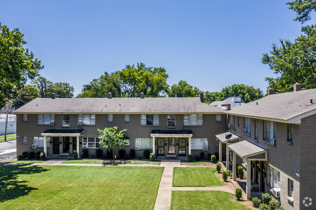 Aerial Photo - Medical Center Apartments