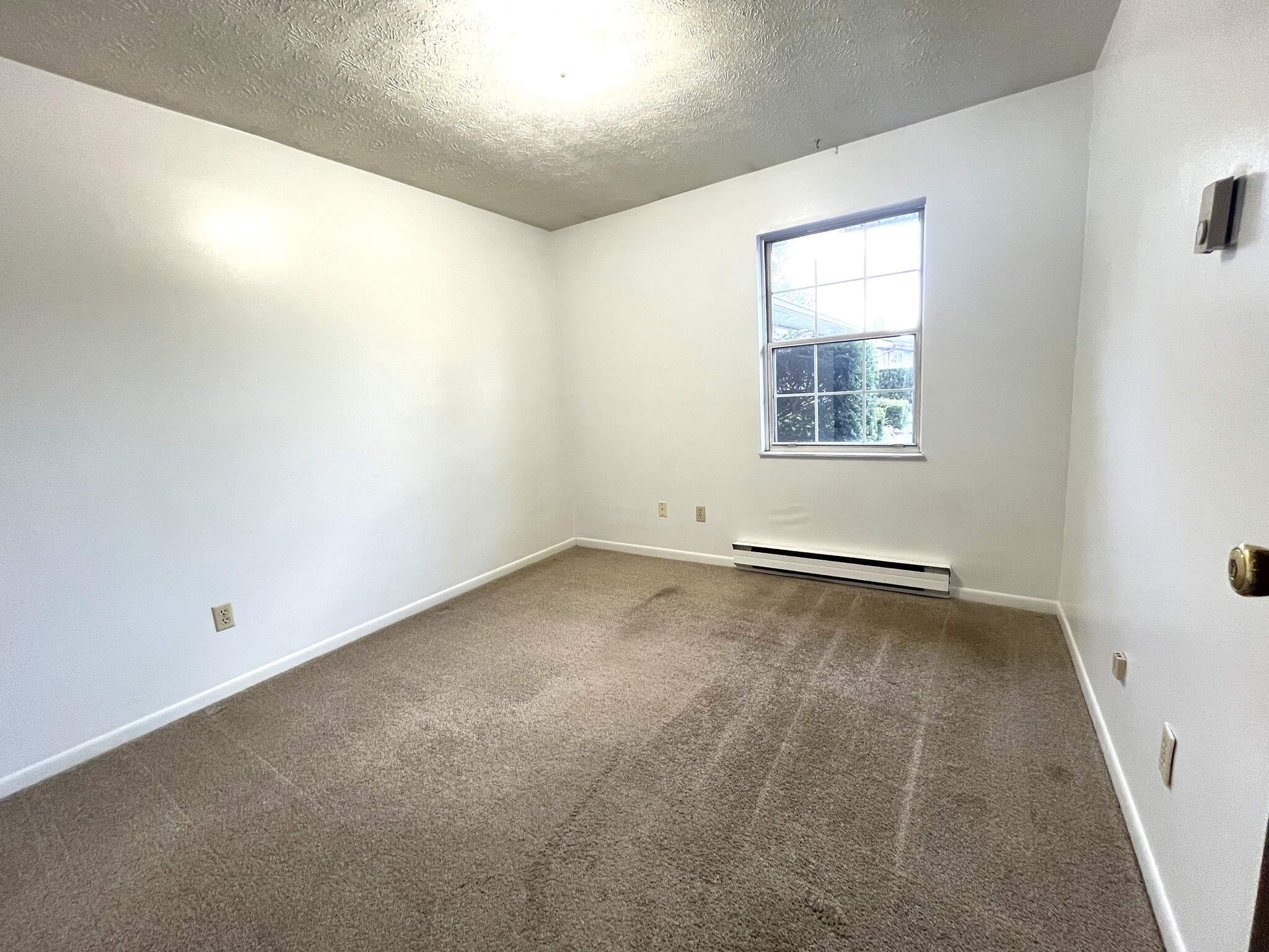 Building Photo - 1020 Arrowhead Dr