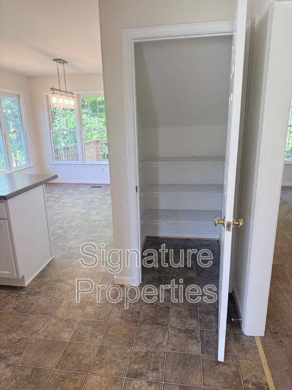 Building Photo - 12521 Hillgate Ln