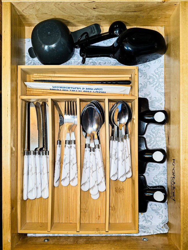 Building Photo - Old Airport Road 4751-VS