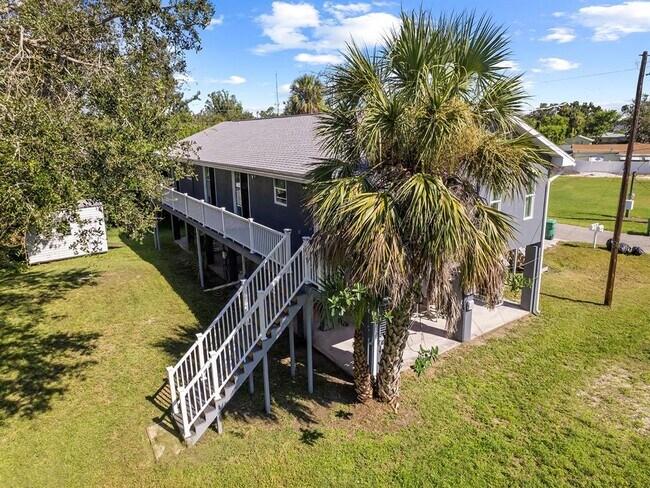 Building Photo - 23019 Seneca Ave