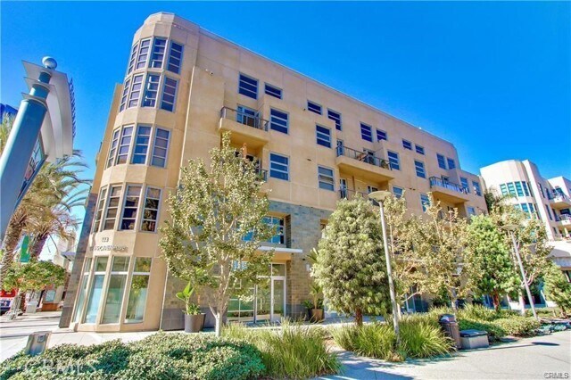 Building Photo - 133 The Promenade N