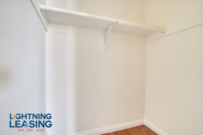 Building Photo - 1059 Normandie Ave