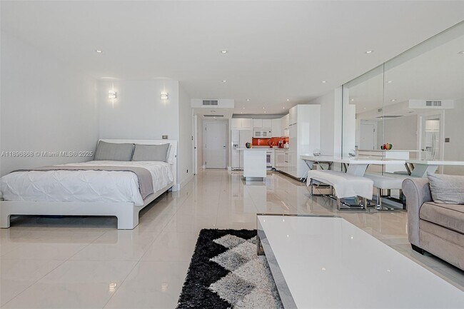 Building Photo - 2301 Collins Ave