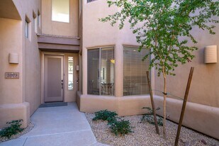 Building Photo - 16420 N Thompson Peak Pkwy