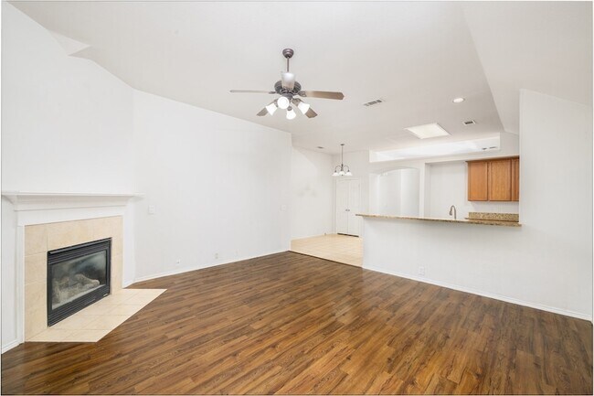 Building Photo - 8300 Rayburn Ln